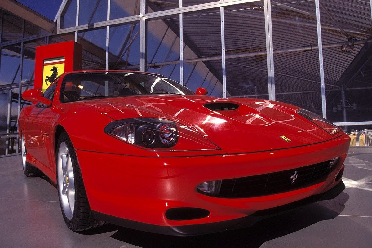 Κόκκινη Ferrari 550 Maranello σε έκθεση