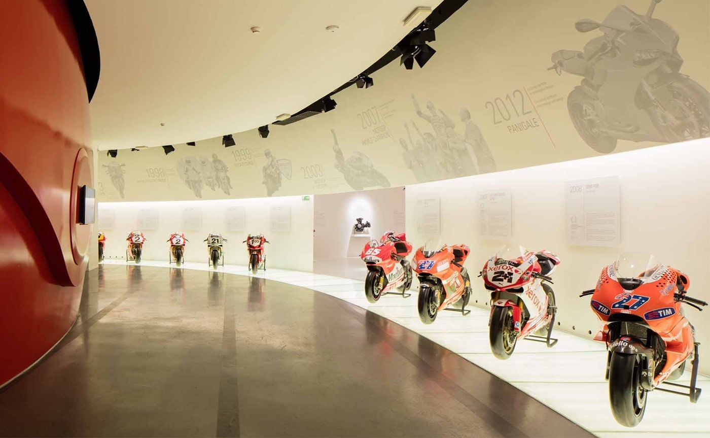 Μέρος της συλλογής για την εξέλιξη των μηχανών Ducati